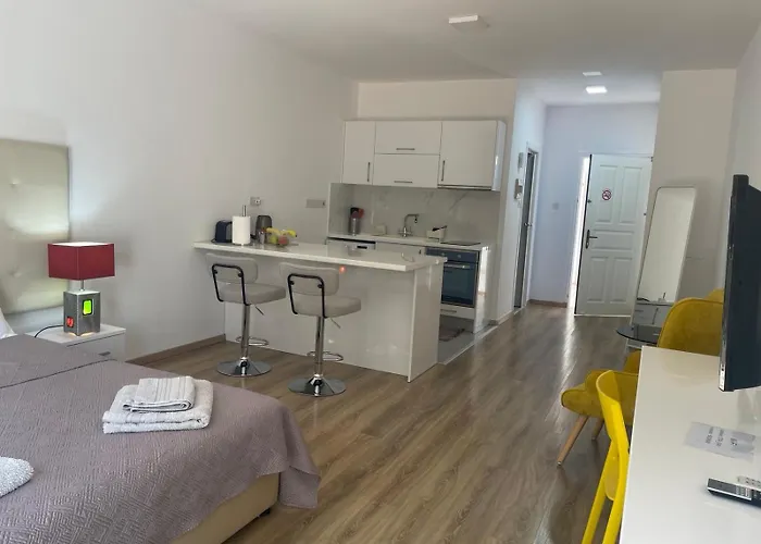 아파트 Ground Floor *