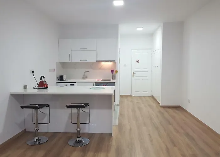 아파트 Ground Floor 파포스